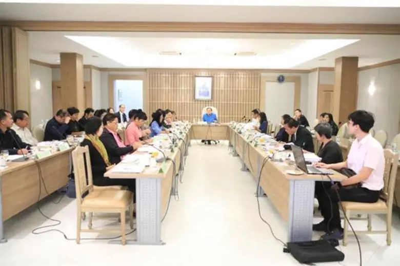 นายวีระ โรจน์พจนรัตน์ รัฐมนตรีว่าการกระทร...