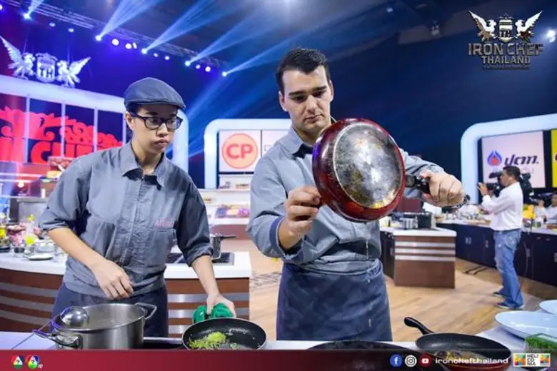 ทีวีไกด์: รายการ "เชฟกระทะเหล็ก ประเทศไทย" ครบเครื่องความดุเดือด “เชฟอเล็กซ์”งัดสูตรเด็ดถล่ม “เชฟอาร์ท”
