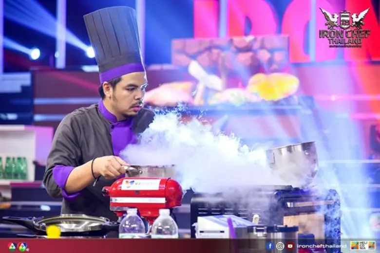 ทีวีไกด์: รายการ "เชฟกระทะเหล็ก ประเทศไทย" ครบเครื่องความดุเดือด “เชฟอเล็กซ์”งัดสูตรเด็ดถล่ม “เชฟอาร์ท”