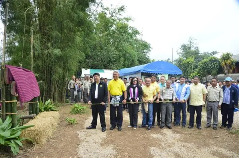 รมช.วิวัฒน์ ร่วมเปิดศูนย์กสิกรรมธรรมชาติบ้านพะกอยวา อ.แม่ระมาด จ.ตาก มุ่งบ่มเพาะและขยายผลแนวทาง "คนอยู่กับป่า" หวังเปลี่ยนรูปแบบการทำเกษตรกรรมที่อยู่ร่วมกับป่าได้อย่างยั่งยืน