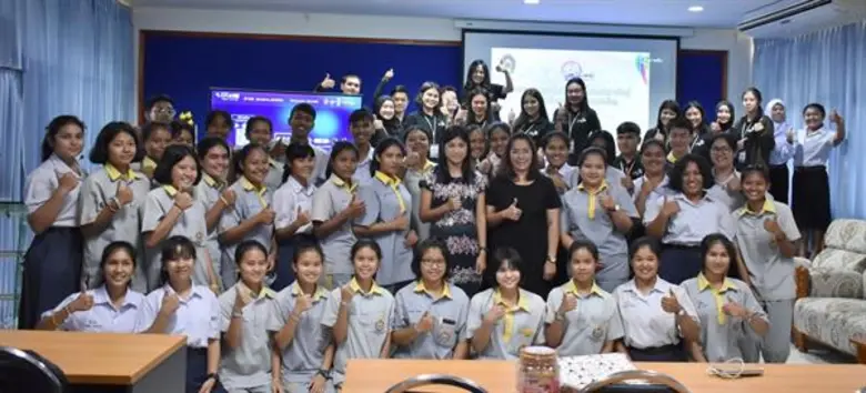 มรภ.สงขลา สอนเด็ก ม.ปลาย ผลิตคลิปวิดีโอบนสมาร์ทโฟน เล่าเรื่อง ร.ร.ของฉัน ผ่านสื่อออนไลน์-ปูทางสู่นักนิเทศฯ