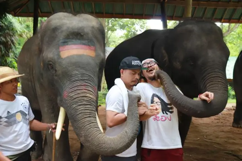 “พาด็อกซ์ทัวร์” จัดกิจกรรมแน่น “สอง” โดนขโมยหอมแก้ม จนหน้าสั่น “ต้าร์” ยืดเส้นผิดท่า กระโดดขาคู่ชิงธงภารกิจ!!! 17 ก.ย.นี้