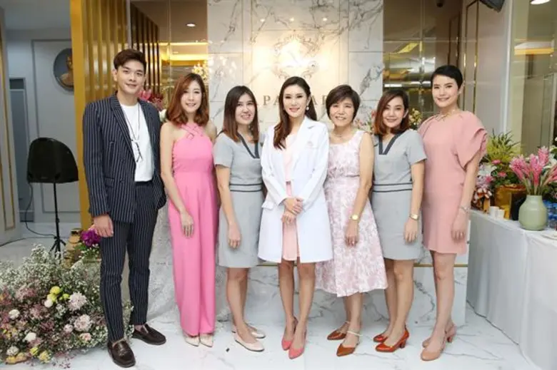 แพทย์หญิง ภคมน เดชส่งจรัส ผู้อำนวยการฝ่าย...