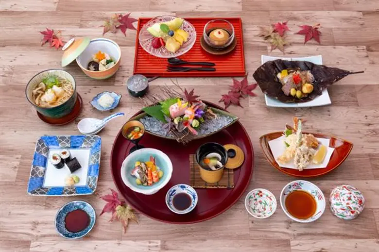 ห้องอาหารยามาซาโตะ (Yamazato) โรงแรม ดิ โ...