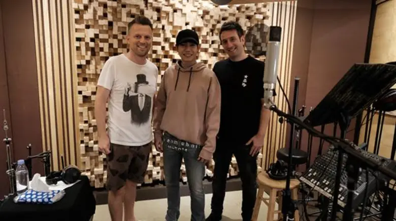 ครั้งแรกในโลก!! “เป๊ก-ผลิตโชค x ฮอลลาโฟนิค” ส่งซิลเกิลภาษาอังกฤษสุดอินเตอร์ “Nobody Like You”