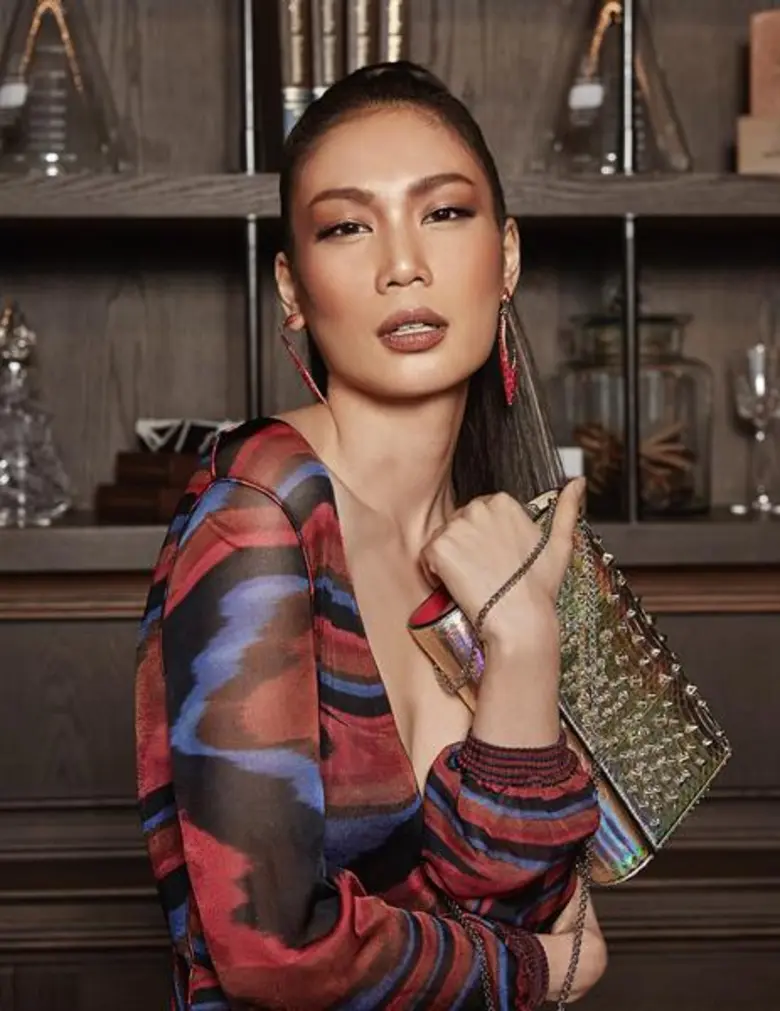 ถูกจับตามองเรื่องแฟชั่นการแต่งกายตลอดตั้ง...