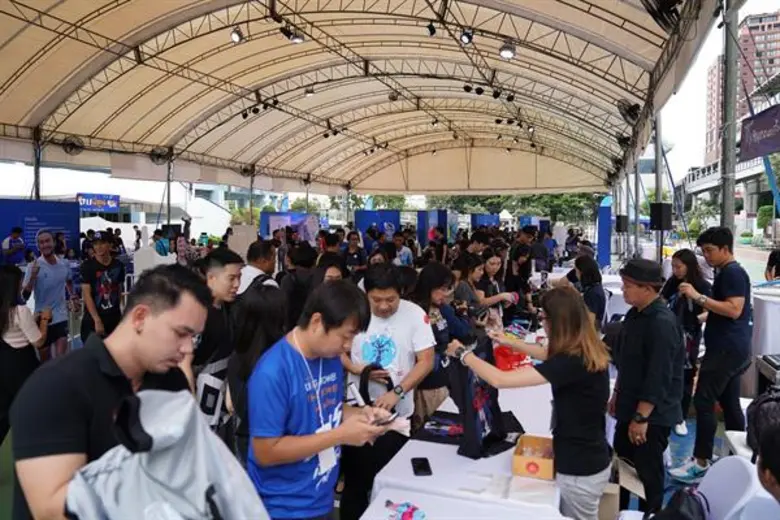 คิง เพาเวอร์ จับมือก้าวคนละก้าว จัดกิจกรรมสุดพิเศษ 'ลอง RUN 2018’ ชวนคนไทยร่วมวิ่ง พร้อมรับชมหนัง 2,215 เชื่อ บ้า กล้า ก้าว ฟรีอีกกว่า 30,000 ที่นั่ง!!!