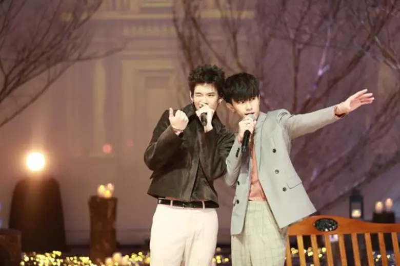 แรงหยุดไม่อยู่จริงๆ สำหรับ "INTO THE LIGH...