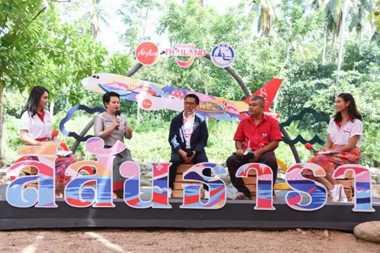 ททท. ร่วมกับแอร์เอเชีย จัดทริปสุดพิเศษ พาบินลัดฟ้าด้วยเครื่องบินลายใหม่ “สีสันธารา” (Shades of the Rivere) สัมผัสวิถีชุมชน ณ ชุมชนพรหมโลก จ.นครศรีธรรมราช