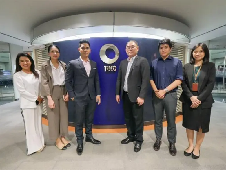 นายปิยวัชร ราชพลสิทธิ์ (ที่ 3 จากซ้าย) ปร...