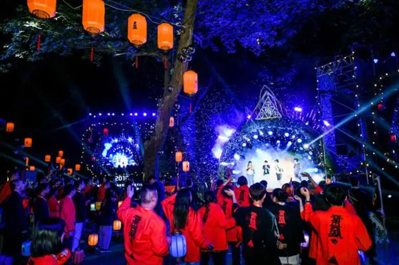 งานกลางแจ้งปีนี้รวบรวมผู้แสดงงานนิทรรศการ...