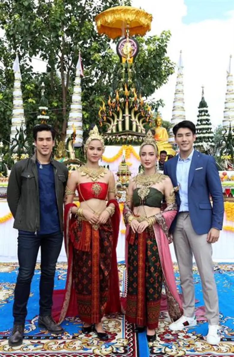 “ณเดชน์-ญาญ่า-แต้ว-เคน” ตะลึง เรื่องเร้นลับ ไฟดับพรึ่บ 2 รอบติด รำบวงสรวง “พญานาค คำชะโนด” แถลงเปิดตัวภาพยนตร์ “นาคี 2”