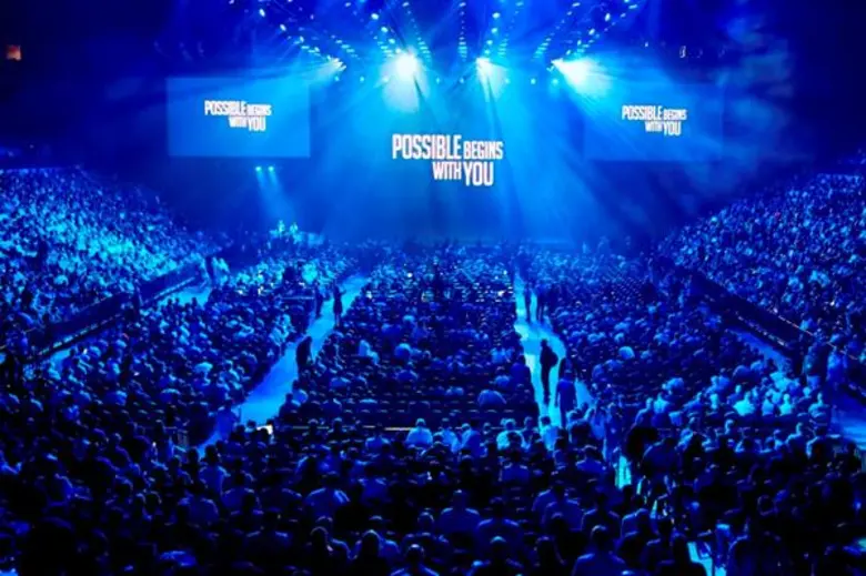 วีเอ็มแวร์ชู “บริการแพลตฟอร์มปฏิบัติการคลาวด์” (Cloud Operations Services) ใหม่ สำหรับจัดการมัลติคลาวด์ พร้อมช่วยให้ธุรกิจประสบความสำเร็จในยุคดิจิทัล