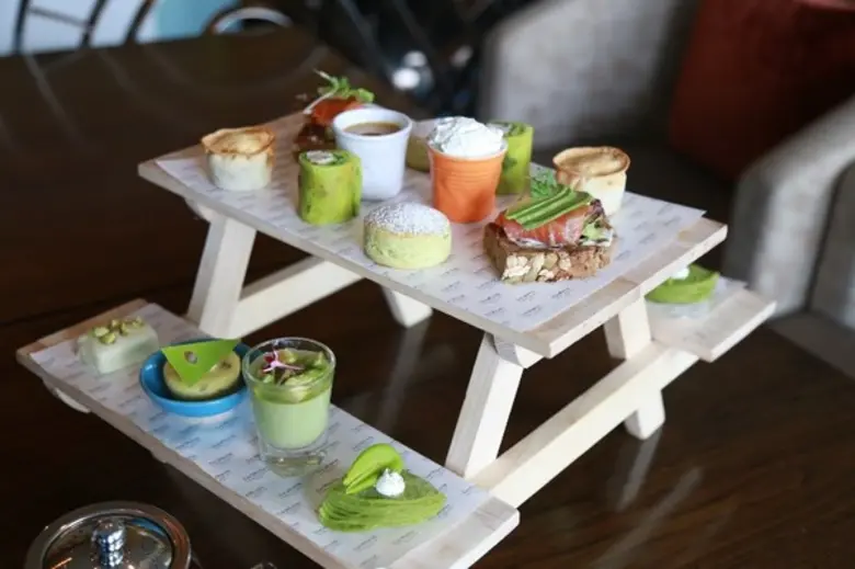 ที่เซสท์ บาร์ แอนด์ เทอเรส โรงแรม เดอะ เว...