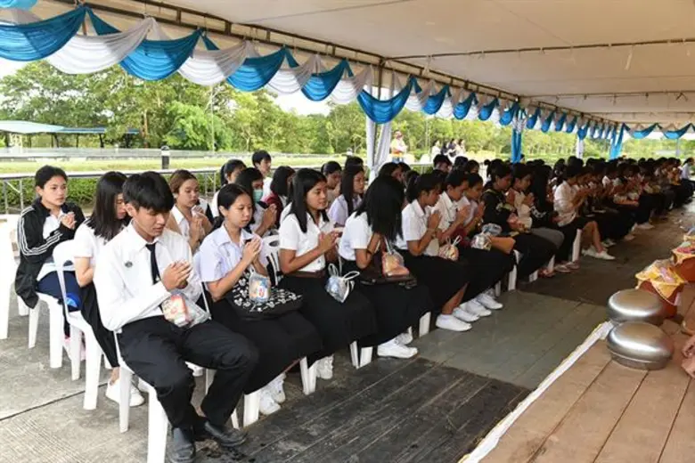 คณะพาณิชยศาสตร์และการจัดการ ม.สงขลานครินทร์ ตรัง ทำบุญครบรอบ 15 ปีก่อตั้งคณะ