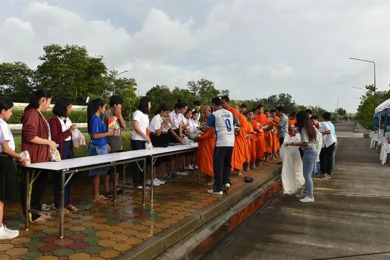 คณะพาณิชยศาสตร์และการจัดการ ม.สงขลานครินทร์ ตรัง ทำบุญครบรอบ 15 ปีก่อตั้งคณะ