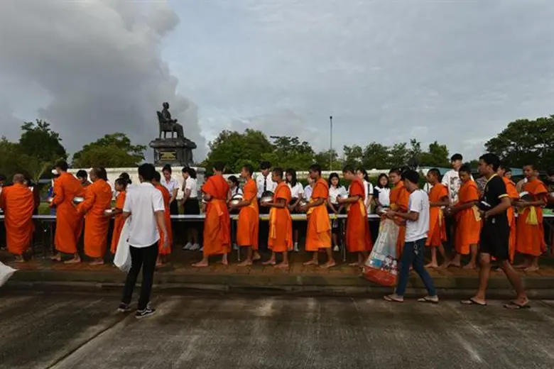 คณะพาณิชยศาสตร์และการจัดการ ม.สงขลานครินทร์ ตรัง ทำบุญครบรอบ 15 ปีก่อตั้งคณะ