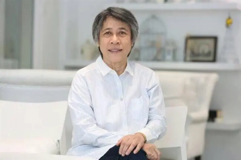 ทันตแพทย์หญิงพจนพรรณ มีสัจจี ประธานมูลนิธิไทยรวมใจ ...