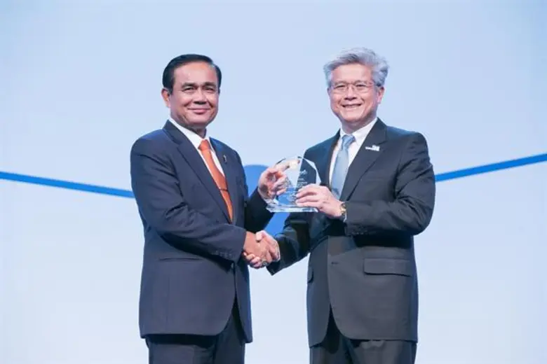 พลเอกประยุทธ์ จันทร์โอชา นายกรัฐมนตรี มอบ...