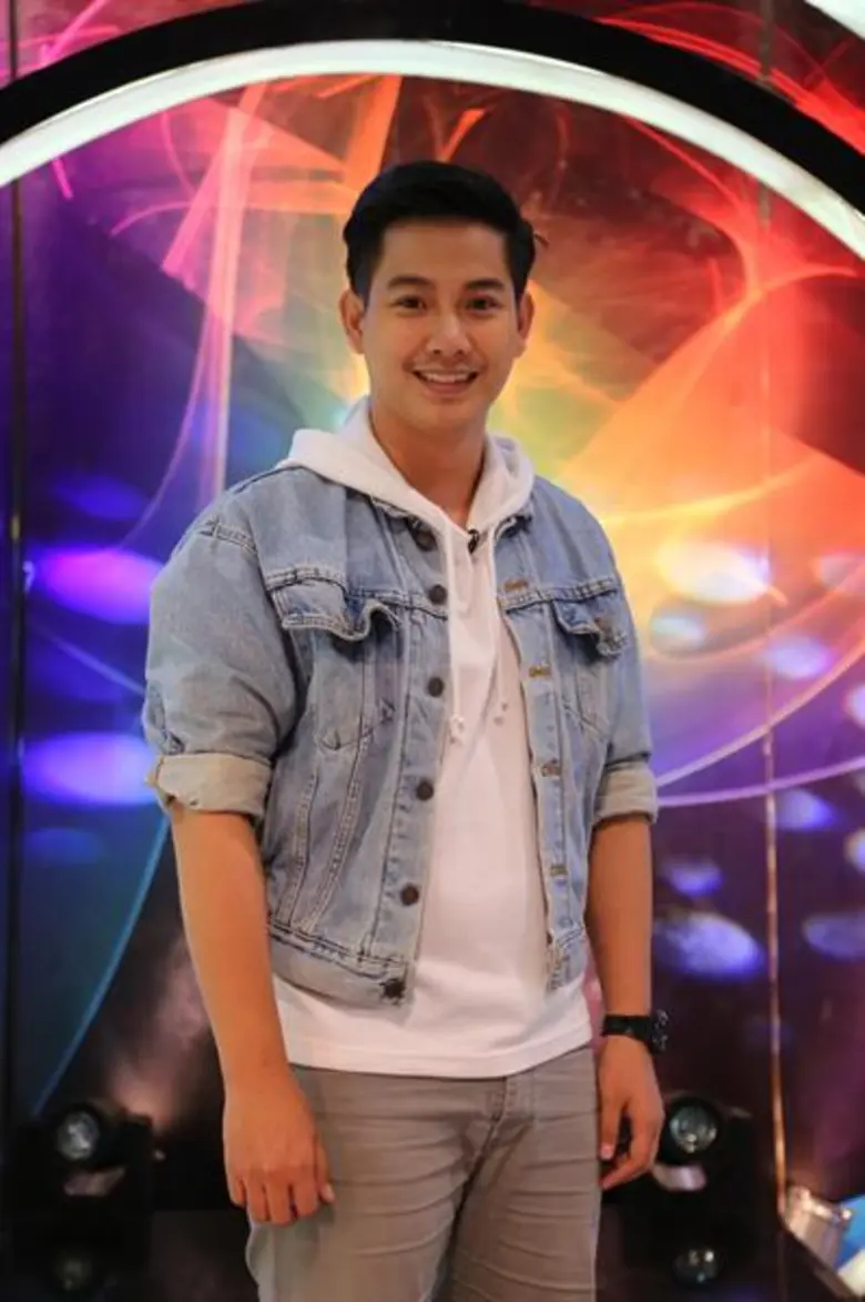 ทีวีไกด์: รายการ “มูไนท์ (MooNight)” เกือบตาย!! เพราะความหล่อ โดนมนต์คุณไสยจากคนแปลกหน้า