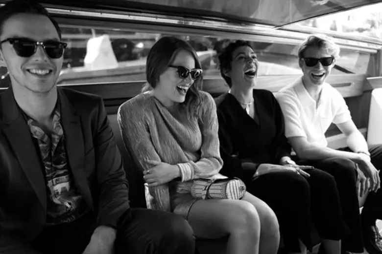 เผยภาพเบื้องหลังสุดชิล! ของเหล่านักแสดงนำ The Favourite โดยช่างภาพชื่อดัง เกร็ก วิลเลียมส์ ในงานเทศกาลภาพยนตร์นานาชาติเวนิส ครั้งที่ 75