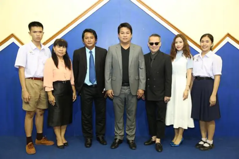 ณฐภัทร สุวรรณโน (กลาง) กรรมการผู้จัดการบร...