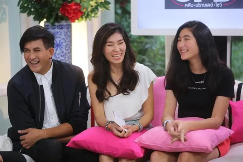 ทีวีไกด์: รายการ “คลับฟรายเดย์โชว์” เปิดหัวใจหนุ่มแบดบอย “พีท ทองเจือ” ในรายการ “คลับฟรายเดย์โชว์” เสาร์นี้