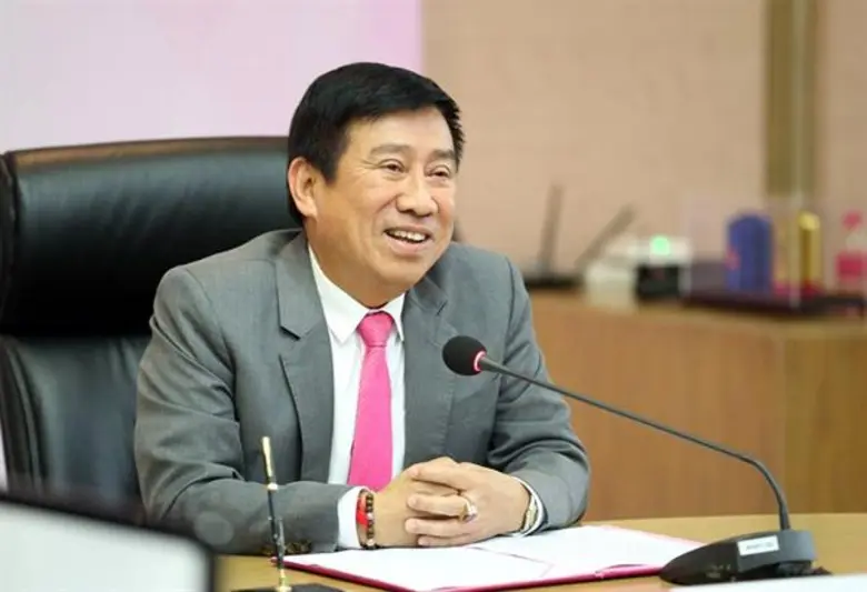 นายชาติชาย พยุหนาวีชัย ผู้อำนวยกาธนาคารออ...