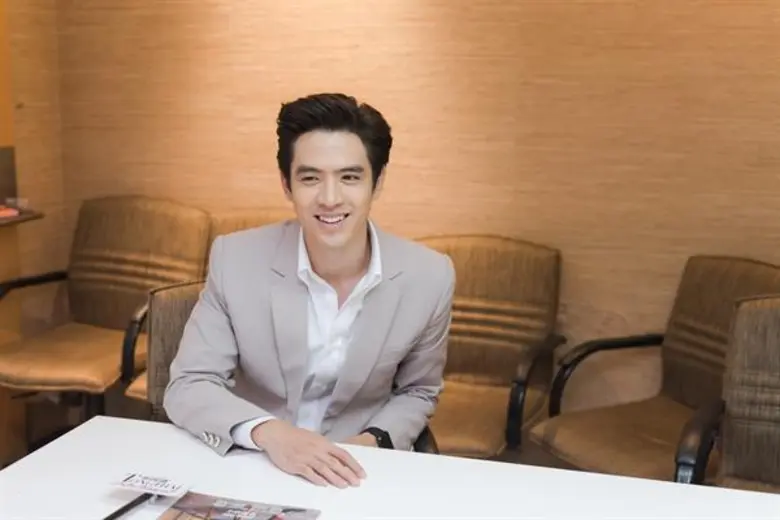 ”ครั้งแรก!! ของ ฟิล์ม-ธนภัทร กลับบทสัมภาษณ์ในนิตยสารจีน (ไท่ กว๋อ ทง) พร้อมฝากคำหวานเอาใจแฟนคลับชาวจีน ให้ช่วยติดตามให้กำลังใจกับผลงานต่อๆ ไป”