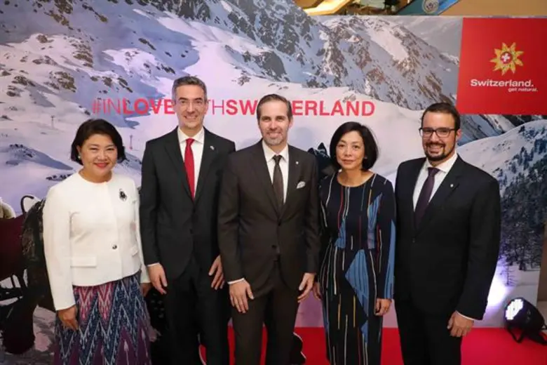 การท่องเที่ยวสวิส ชวนคุณมาหลงรักสวิสในงาน “อิน เลิฟ วิท สวิตเซอร์แลนด์” ครั้งแรกในประเทศไทยกับประติมากรรมยักษ์ 'สวิตเซอร์บอล’ (Switzerball) พร้อมร่วมสนุกลุ้นรับทริปท่องเที่ยวเอ็กซ์คลูซีฟ