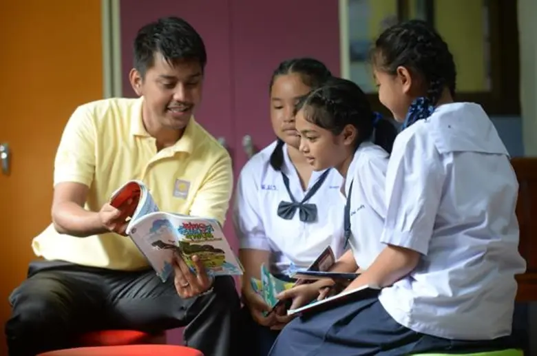 เรื่องเล่าจากห้องสมุด กรุงศรี ออโต้ สองคุณครูนักสู้ ผู้อยู่เบื้องหลังห้องสมุดเล็กๆ แต่เปี่ยมแรงบันดาลใจ