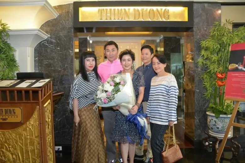 วงศ์ชนก ชีวะศิริ จัดงานเลี้ยงฉลองวันคล้ายวันเกิดแก่...