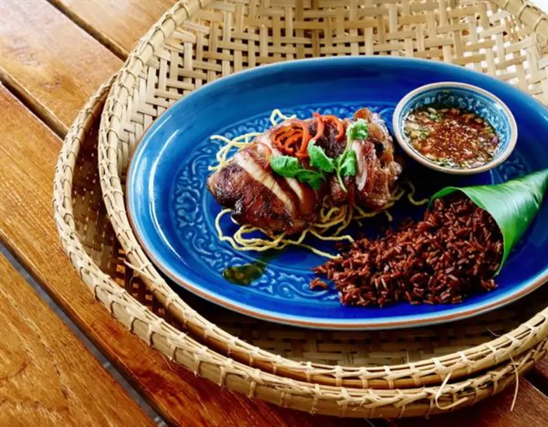 เอาใจทุกท่านที่ชอบรับประทานอาหารไทยแบบแปล...