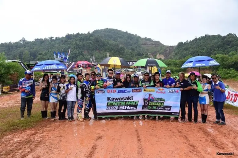 เร้าใจไม่หยุด กับสนามสุดทรหด “KAWASAKI ENDURO 3 HRS. ณ อ่างเก็บน้ำบ้านนาทองสุข อ.นาหม่อม จ.สงขลา”