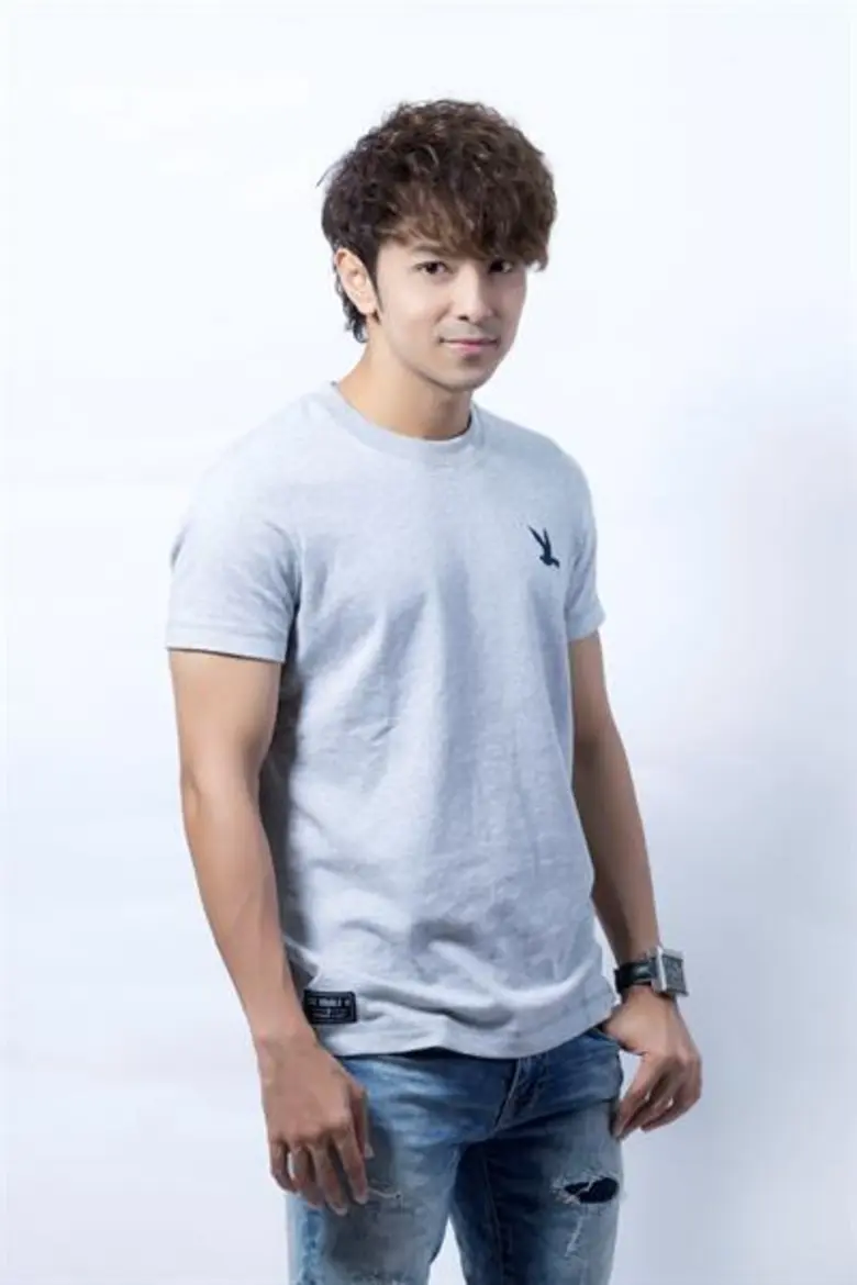 “ใบเตย อาร์สยาม”จูงมือ “เบิ้ล ปทุมราช” มอบความสุข กับคอนเสิร์ต สบายดีทีวี สนั่นนิคม จ.ระยอง