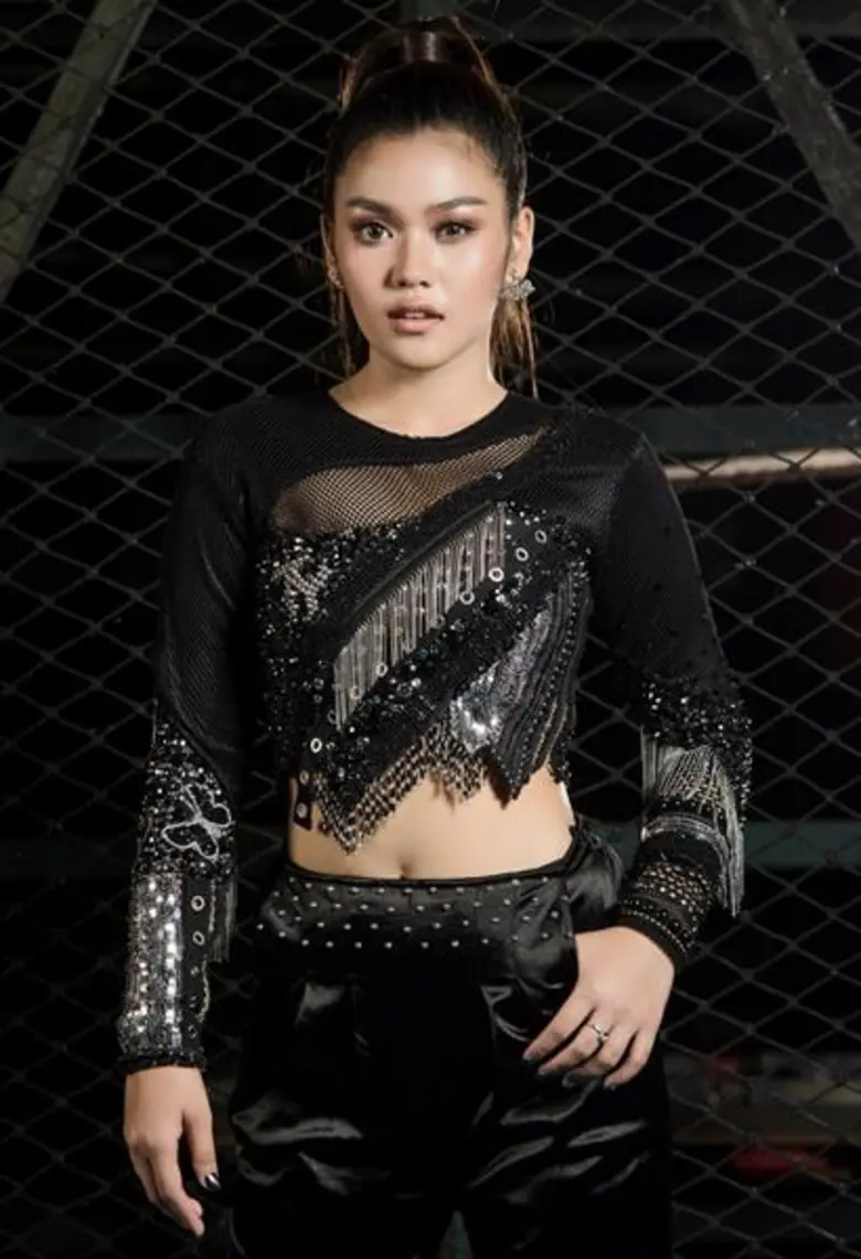 “ใบเตย อาร์สยาม”จูงมือ “เบิ้ล ปทุมราช” มอบความสุข กับคอนเสิร์ต สบายดีทีวี สนั่นนิคม จ.ระยอง