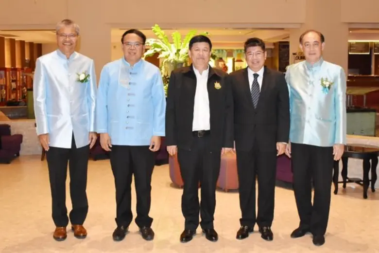 พลเอก สุรศักดิ์ กาญจนรัตน์ รัฐมนตรีว่าการ...