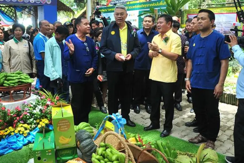 นายวิวัฒน์ ศัลยกำธร รัฐมนตรีช่วยว่าการกระ...