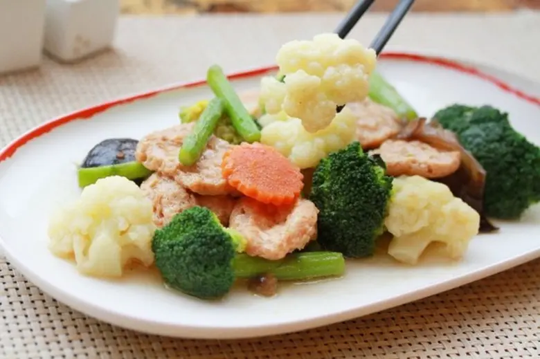 อิ่มบุญไปกับเทศกาลถือศีลกินเจ ณ ห้องอาหารเดอะเวิลด์	