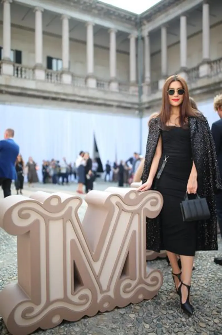 “คิมเบอร์ลี่” ดำขลับ สวยสยบ กลาง มิลาน แฟชั่น วีค เดินสง่าร่วมชมแฟชั่นโชว์คอลเลกชั่นสปริง/ซัมเมอร์ 2019 จาก “แม็กซ์ มาร่า”