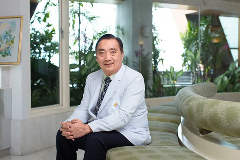 ไม่ยอมวางมีดลงง่ายๆ สำหรับ "นพ.สุรสิทธิ์ ...