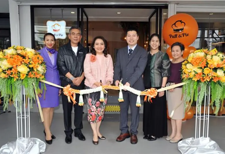 นางวรางคณา ลือโรจน์วงศ์ (ที่ 3 จากซ้าย) ก...