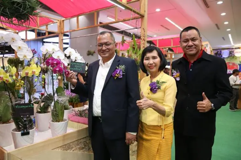 “กล้วยไม้งาม สินค้าเกษตรคุณภาพ อ.ต.ก.” ระหว่างวันที่ 21 - 25 กันยายน 2561 ณ ศูนย์การค้าเซ็นทรัลพลาซา แจ้งวัฒนะ จังหวัดนนทบุรี