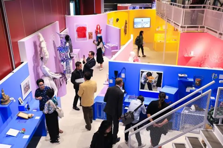 3 เหตุผล กับ 3 คนดัง ตัวแทนความหลากหลายทางเพศ ทำไม? คุณถึงไม่ควรพลาดนิทรรศการ “ชาย หญิง สิ่งสมมุติ”