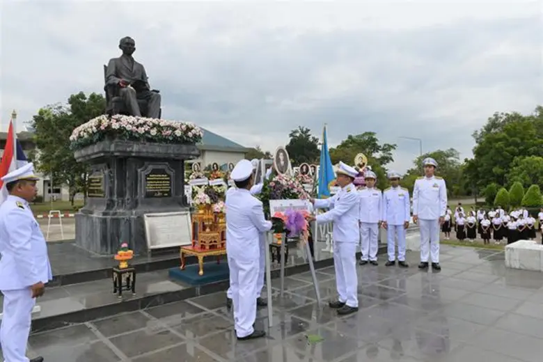 ม.สงขลานครินทร์ ตรัง จัดพิธีถวายถวายตัวเป็นลูกพระราชบิดา และวางพวงมาลา เนื่องใน “วันมหิดล” ประจำปี 2561