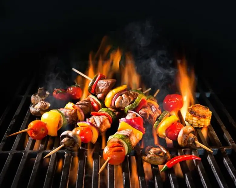 โรงแรมอัล มีรอซ (Al Meroz) จัดเทศกาลความอ...