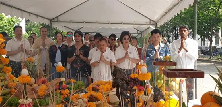 ไฟว์สตาร์ โปรดักชั่น บวงสรวงภาพยนตร์ตลกชวนสยองเรื่องใหม่ “พี่นาค”  เตรียมสนุกไปพร้อมกันต้นปี 2019 ในโรงภาพยนตร์