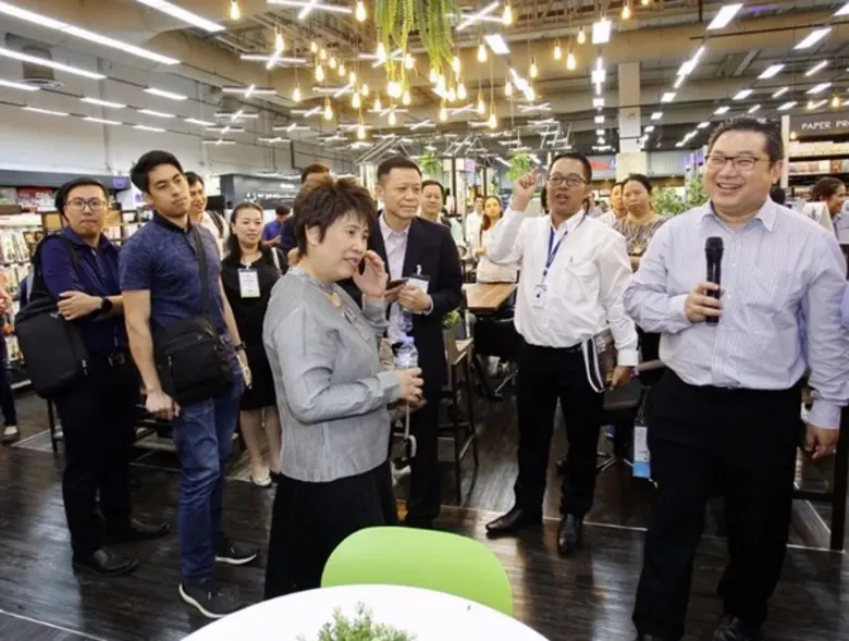 ออฟฟิศเมท ต้อนรับผู้ประกอบการค้าปลีกภูธรไทย และ พม่า เยี่ยมชมการบริหารร้านค้าปลีก ด้วยแนวคิด Omni-Channel