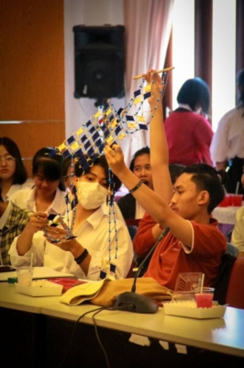 ศูนย์วัฒนธรรม ม.ขอนแก่น ปลุกไอเดียสร้างสรรค์ตุงอีสานแบบร่วมสมัย