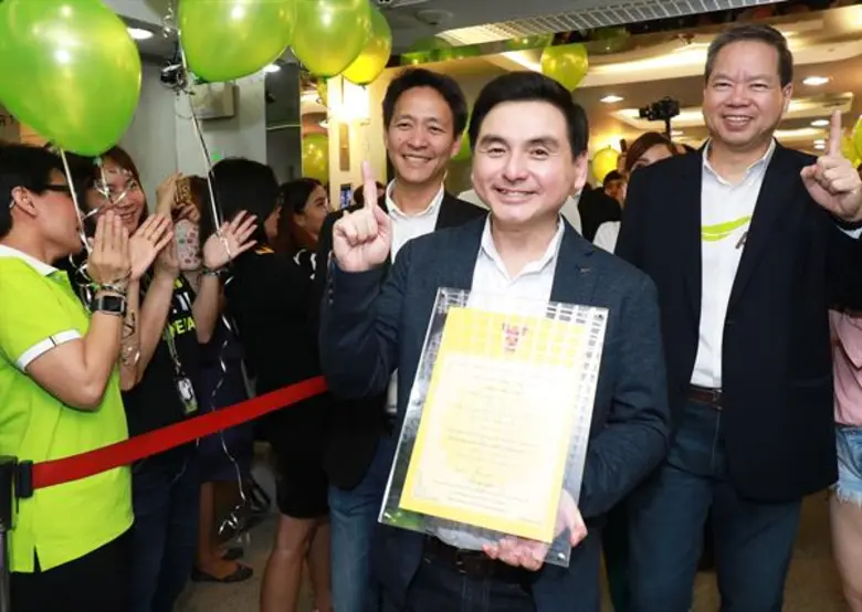 เอไอเอส รับใบอนุญาตคลื่นความถี่ 1800 MHz ตอกย้ำที่ 1 ตัวจริง